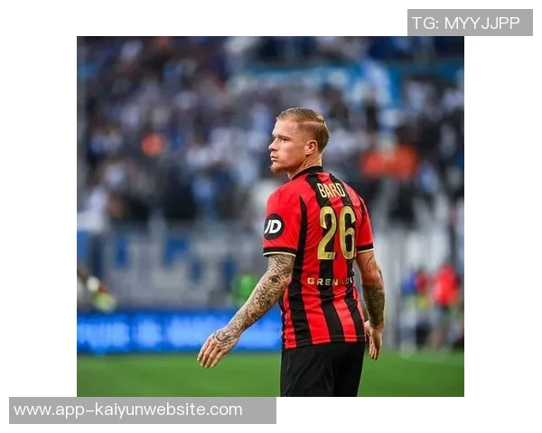 多特蒙德关注17岁左后卫普拉特斯交易价格成关键难题