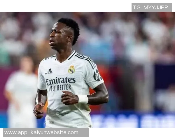 沙特计划明夏引进维尼修斯年薪10亿与阿隆索关系紧张